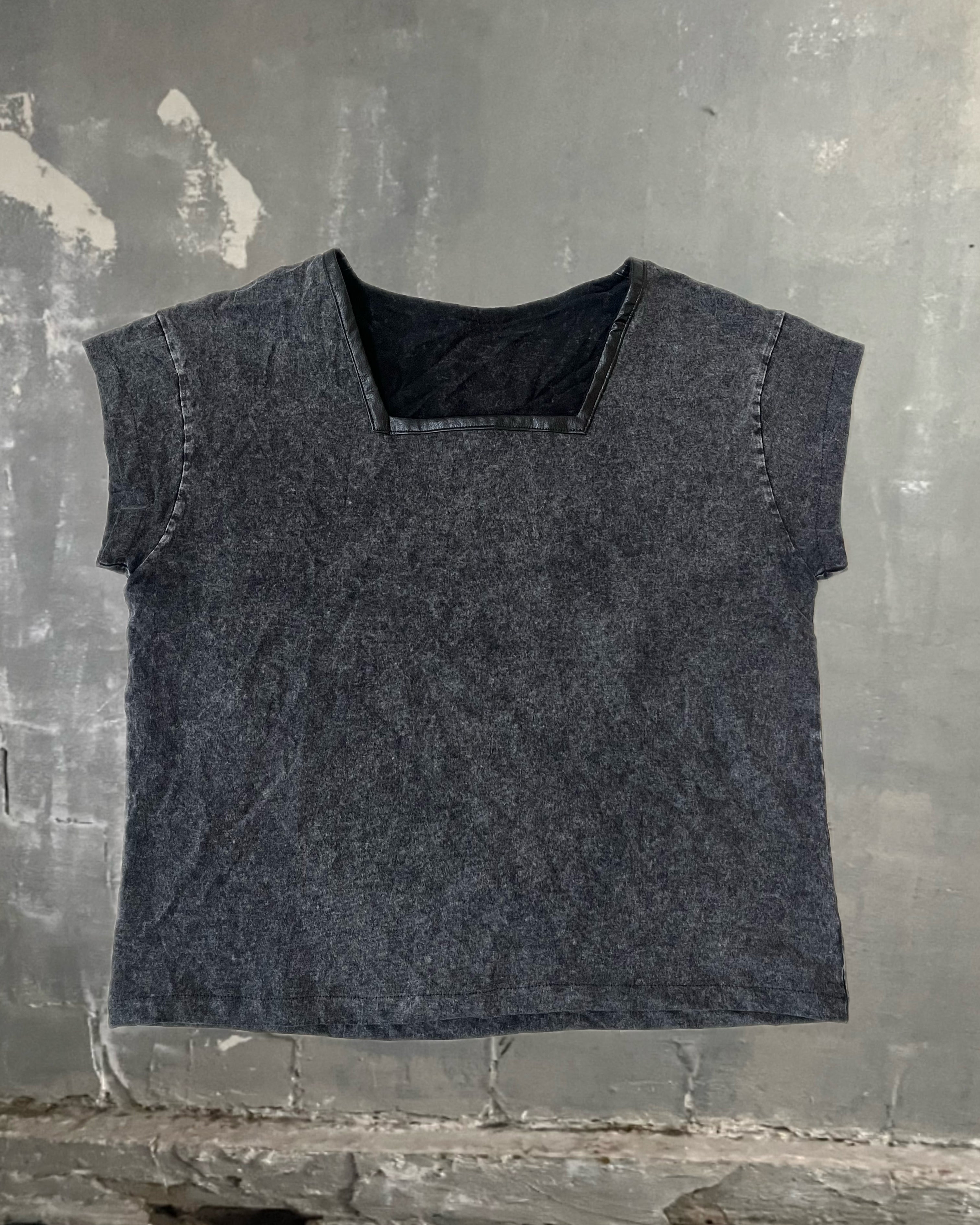SZN 5 square neck leather rim tee